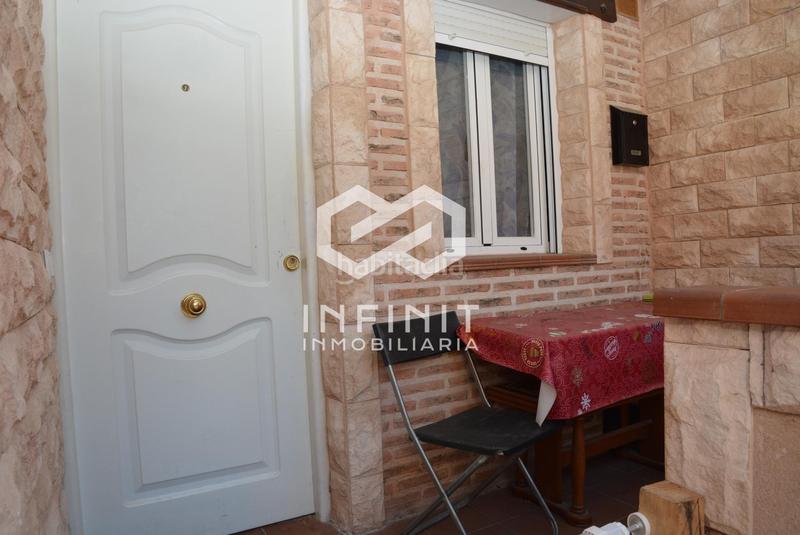 Foto cc2e8679-52d8-48b7-bfe6-206ddc629c0f. Maison jumelée avec chauffage parking dans Yebra