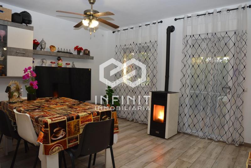 Foto d3594655-c3ce-4807-8dd9-eece3a497bb5. Maison jumelée avec chauffage parking dans Yebra