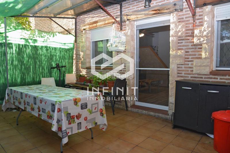 Foto dafbda88-9925-4ff2-84f2-796650dbedb2. Maison jumelée avec chauffage parking dans Yebra