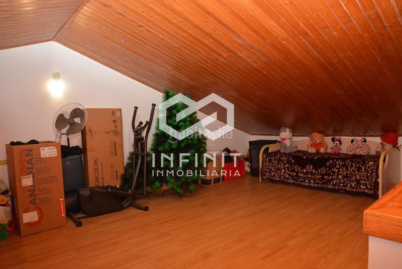 Foto e346ac28-858b-4514-8a0d-e0f7021db3dd. Maison jumelée avec chauffage parking dans Yebra