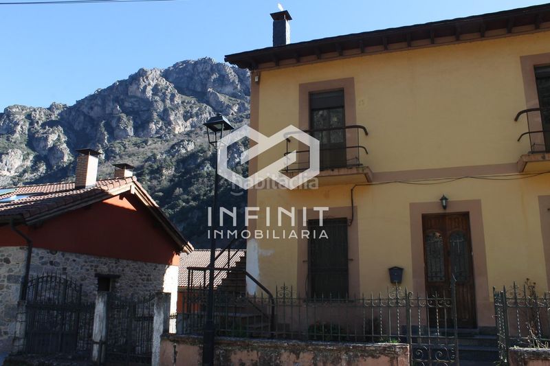 Foto a1607c9d-1172-4f20-aae8-4781f6c1120a. Casa amb calefacció a Somiedo