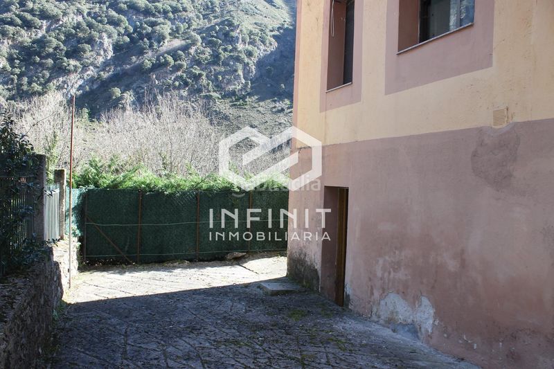 Foto c60512b1-cd53-45c8-a779-fb5758631a4f. Casa amb calefacció a Somiedo