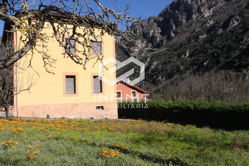 Foto d8f08ff0-e84f-4b32-b297-e9414b6795eb. Casa amb calefacció a Somiedo