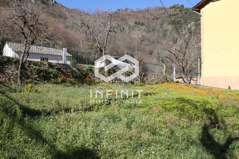 Foto 0167d2ac-049d-4590-8bcb-1abee7fb5c2f. Casa amb aparcament a Somiedo