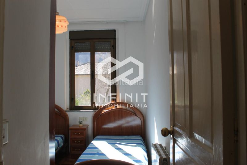 Foto 13cc1352-c0ae-42ee-a4cb-8e4f395a759c. Casa amb aparcament a Somiedo