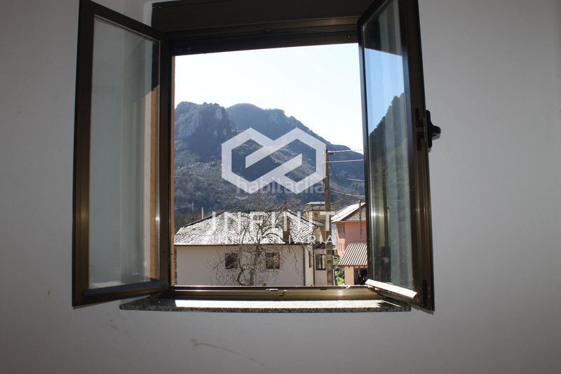 Foto 35457300-9930-4fa9-8283-29edd0b4e457. Casa amb aparcament a Somiedo