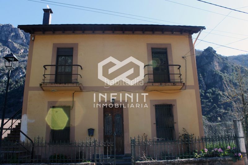 Foto 36b67b3f-e126-40c7-88ec-f12a34cba035. Casa amb aparcament a Somiedo