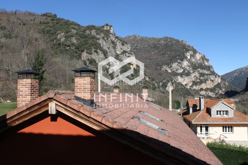 Foto 687fb5cb-3e12-48ff-87f9-b4c5cc555cac. Casa amb aparcament a Somiedo