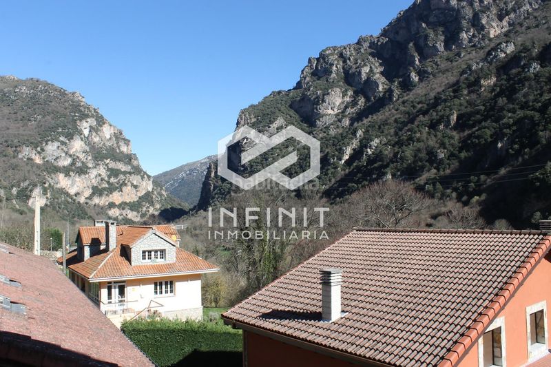 Foto 9f022a2a-311e-4b00-be36-c3c327406844. Casa amb aparcament a Somiedo