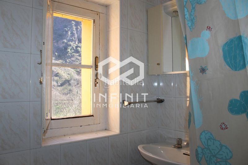 Foto ba23479f-3afb-4ffa-bb29-c5e3bb33feb1. Casa amb aparcament a Somiedo