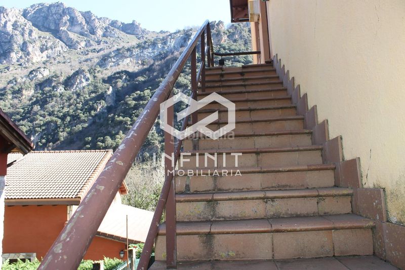 Foto bf58acbb-9f39-4dff-a1b6-231335430a96. Casa amb aparcament a Somiedo