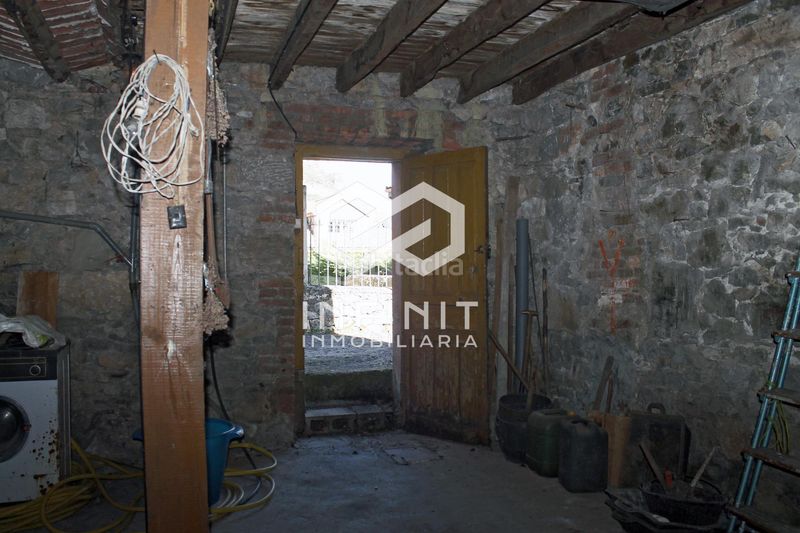 Foto c6b432f6-ab96-4d1d-9120-1db1c3491e5f. Casa amb aparcament a Somiedo