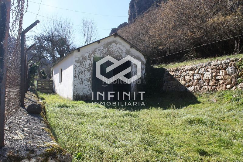 Foto d95f6660-6c5c-4344-884f-618682a41a5c. Casa amb aparcament a Somiedo