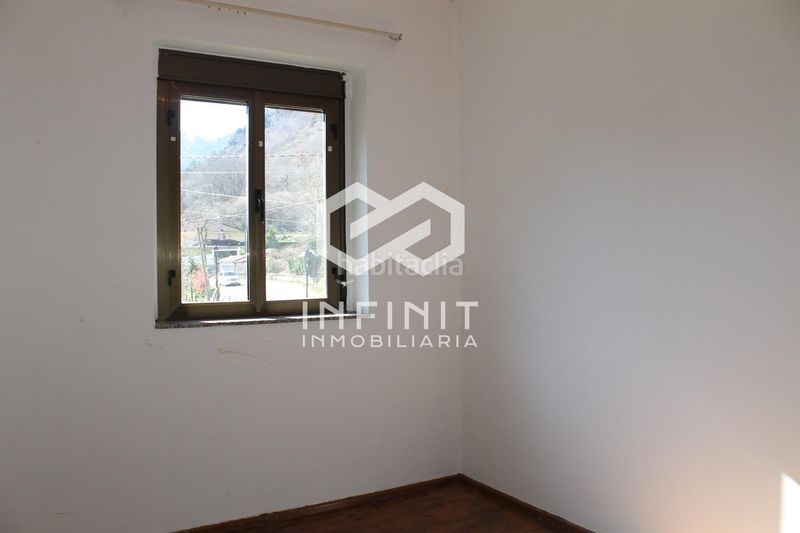 Foto e3a6cc64-0a19-4f1f-a5ae-45427282410b. Casa amb aparcament a Somiedo