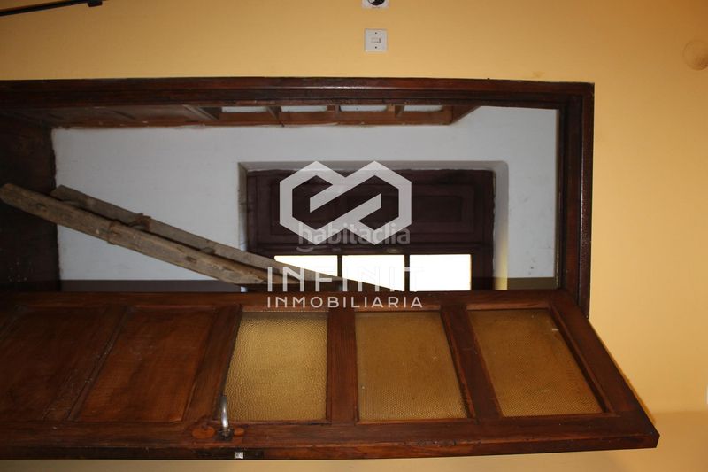 Foto f8f48c5a-35ec-43b2-b02e-88d90f157172. Casa amb aparcament a Somiedo