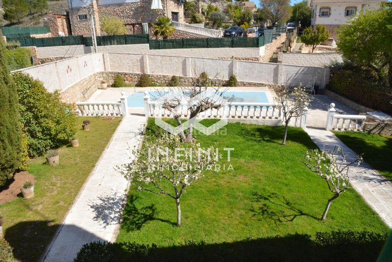 Foto b0bf141d-40ba-4535-bd10-d5923c9300c4. Xalet amb aparcament piscina a Carabaña
