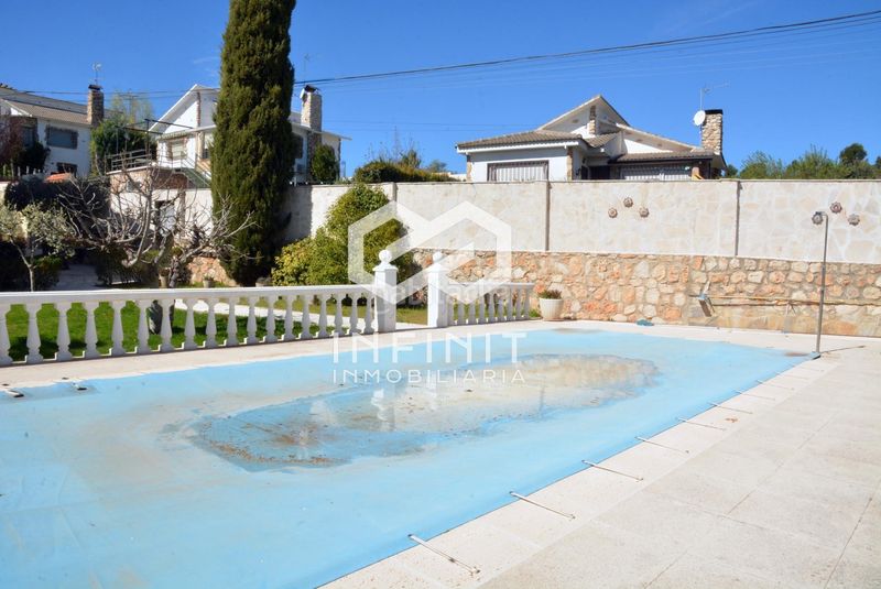 Foto fa69076b-32e0-42ff-9d36-76767e8bf7db. Xalet amb aparcament piscina a Carabaña
