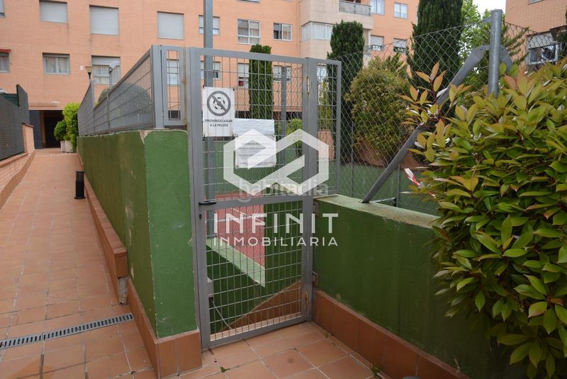 Foto 225a8fed-a4d5-42eb-a82c-d3e46aca7269. Pis amb calefacció aparcament piscina a Yebes - valdeluz Yebes