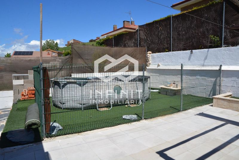 Foto 365878b5-f701-49e5-a6e2-13484183d1be. Xalet amb calefacció aparcament piscina a Yebes - pueblo Yebes