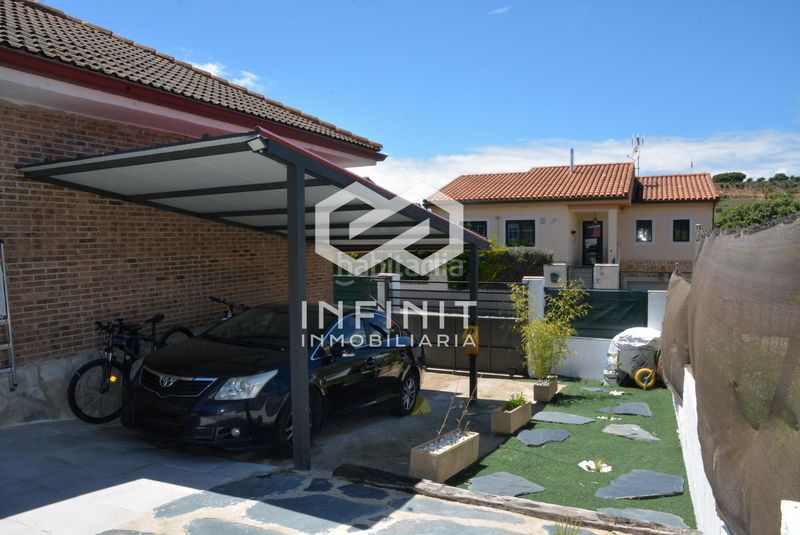 Foto 4a6253ea-bcc7-497a-ac10-555172a9c238. Xalet amb calefacció aparcament piscina a Yebes - pueblo Yebes