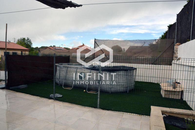 Foto 9508c95d-8040-4799-a455-c99bb5d4cf68. Xalet amb calefacció aparcament piscina a Yebes - pueblo Yebes