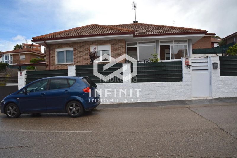 Foto afbd9377-7bd7-4f43-ac85-ac5c6dfc4bfa. Xalet amb calefacció aparcament piscina a Yebes - pueblo Yebes