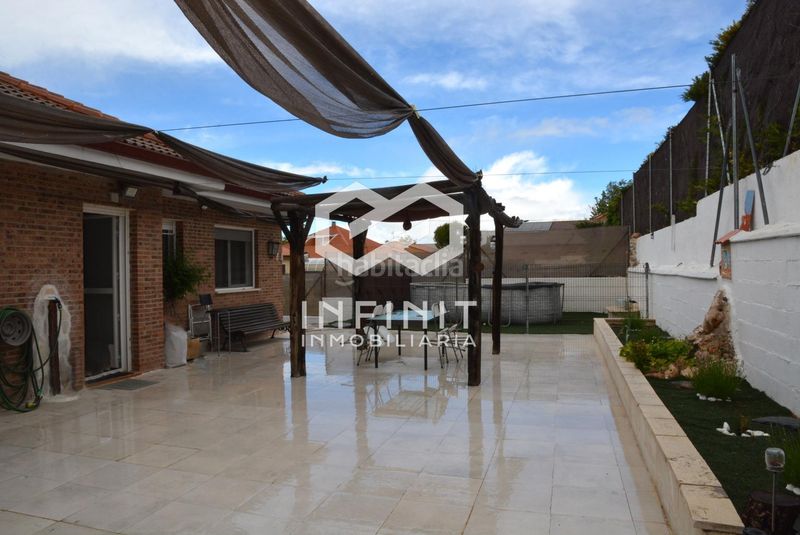 Foto c5fbb275-3bd7-454e-b2a2-fd8a7cecfabf. Xalet amb calefacció aparcament piscina a Yebes - pueblo Yebes