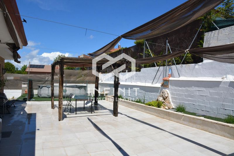 Foto ea3fd7ea-95e0-47d5-95f0-9fd98a232db8. Xalet amb calefacció aparcament piscina a Yebes - pueblo Yebes