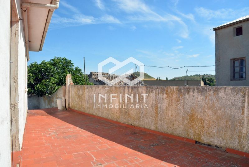 Foto b0949ddc-f847-4b5d-822c-3ec89190c15c. Casa amb aparcament a Mazuecos