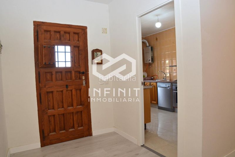Foto c0ed2f80-43b2-4e3e-b8bd-277c3d8c266b. Casa amb aparcament a Mazuecos