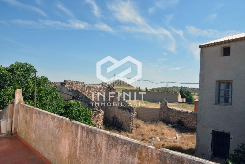 Foto fa7df6a3-c2e8-4f6a-aba9-a71e9378d947. Casa amb aparcament a Mazuecos