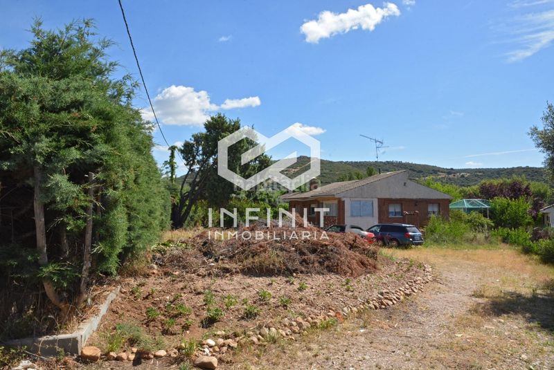 Foto bd439caf-d309-4bb5-b3ec-ea8bc0848ae4. Xalet amb aparcament a Robledillo de Mohernando