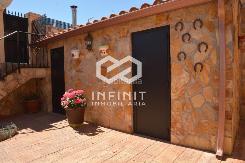 Foto 75615af1-2076-49a0-8044-867540181178. Casa amb calefacció a Santorcaz