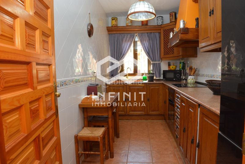 Foto 89eb8c5f-ecc9-4fbd-8889-2d1f1c771862. Casa amb calefacció a Santorcaz