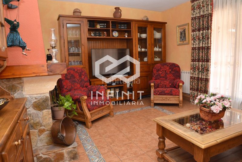 Foto 8dfb360f-1366-41eb-bce0-c47e1b7011c2. Casa amb calefacció a Santorcaz