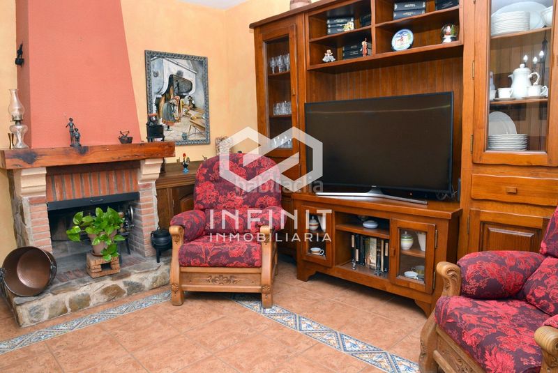 Foto d04f5da6-539b-49d7-aa22-62594200c18f. Casa amb calefacció a Santorcaz