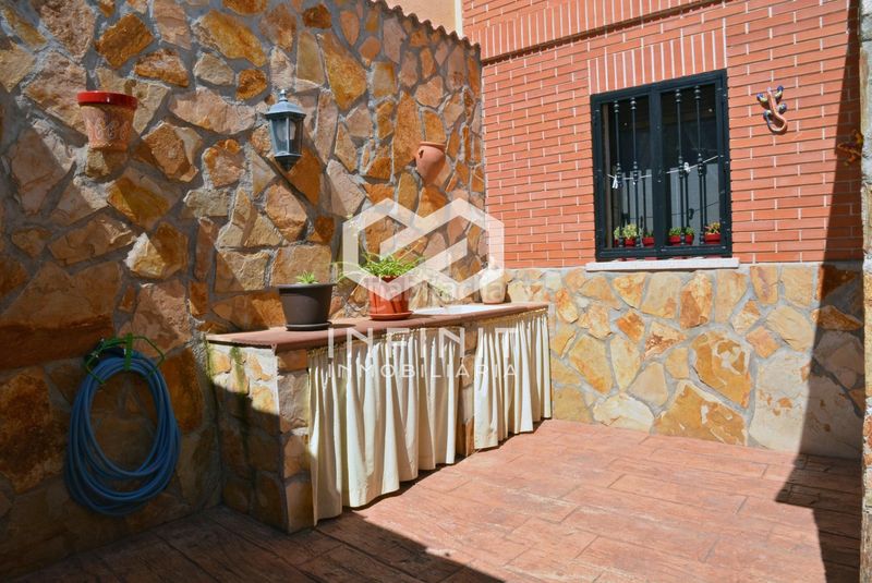 Foto dba6c3ed-6670-45e0-ad53-0bb9d0c23c54. Casa amb calefacció a Santorcaz