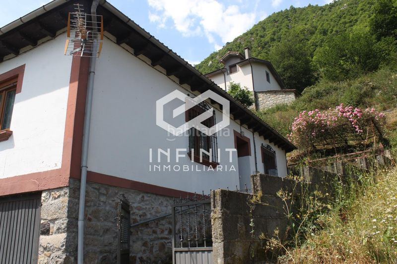 Foto 14e88245-9693-4754-85f4-83a54dbea6c2. Xalet amb calefacció aparcament a Somiedo