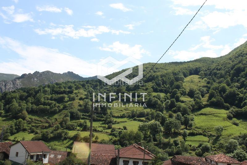 Foto 1a0f7bc5-da1a-4840-bffe-724067f63b0d. Xalet amb calefacció aparcament a Somiedo