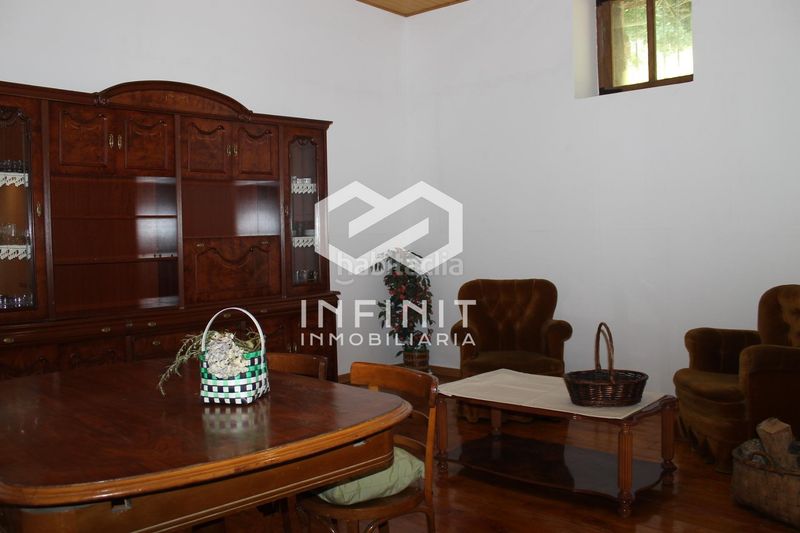 Foto f7c05aa5-b44a-4390-8dc8-ab2e81ffd464. Xalet amb calefacció aparcament a Somiedo