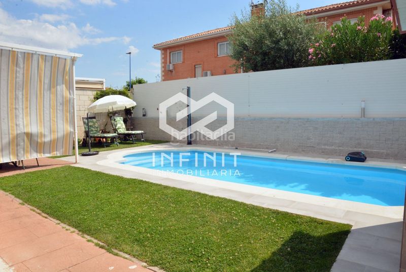 Foto 197937d8-cdeb-4fae-aea8-d342b753a61f. Casa aparellada amb calefacció aparcament piscina a Torrejón del Rey