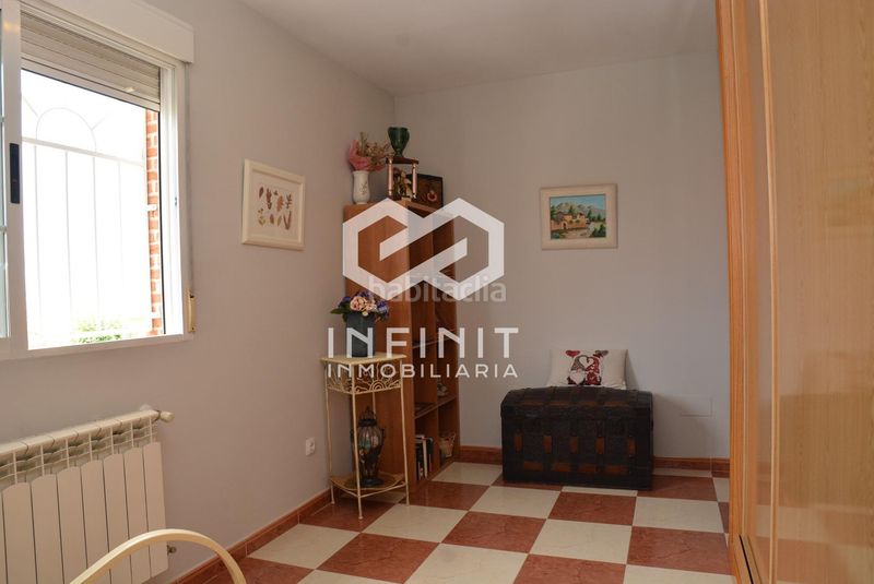 Foto 3f452854-0631-4478-af64-e874ae65bbd6. Casa aparellada amb calefacció aparcament piscina a Torrejón del Rey