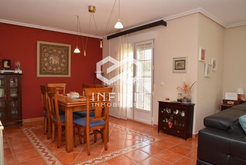 Foto 4316b9b2-3e4d-436b-b144-39b32be9cbd1. Casa aparellada amb calefacció aparcament piscina a Torrejón del Rey