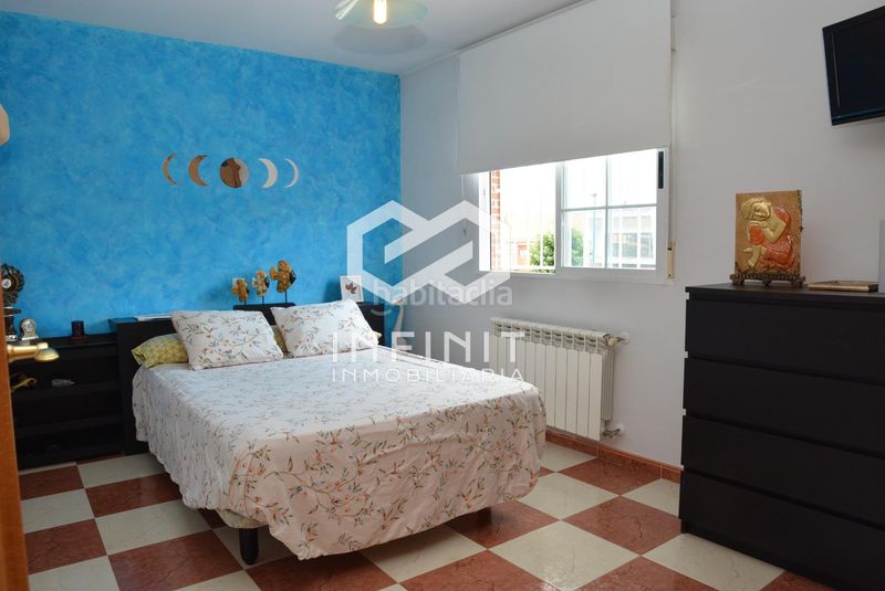 Foto 54ae1011-336c-4302-a101-36a349cceee3. Casa aparellada amb calefacció aparcament piscina a Torrejón del Rey