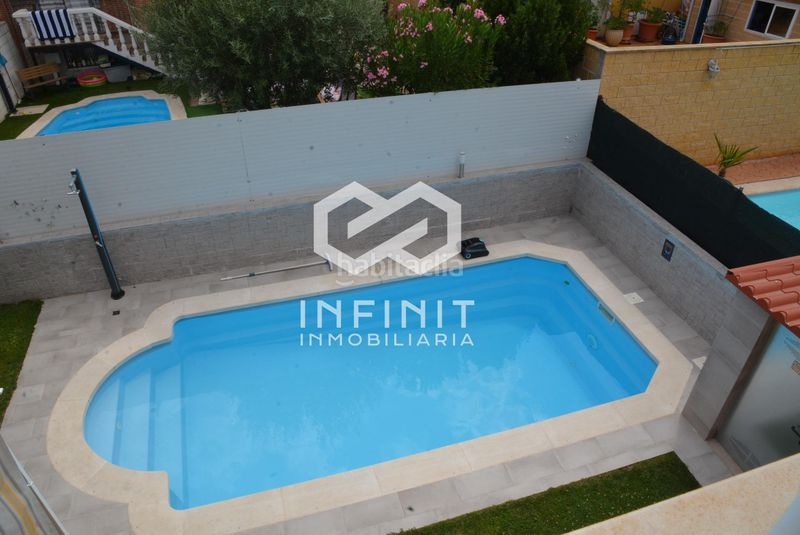 Foto 5e39b2ee-5c5b-4541-9c15-48623a046294. Casa aparellada amb calefacció aparcament piscina a Torrejón del Rey