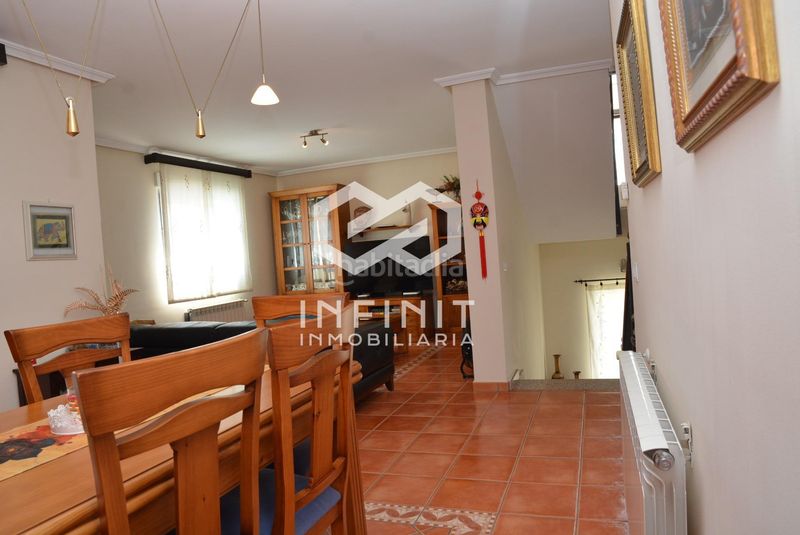 Foto 634fc397-1f50-43ab-b36c-589c64c65de4. Casa aparellada amb calefacció aparcament piscina a Torrejón del Rey
