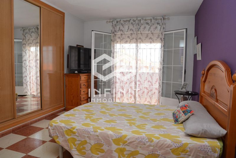 Foto 640da2f3-35e9-4112-baa0-21779f8af8ce. Casa aparellada amb calefacció aparcament piscina a Torrejón del Rey