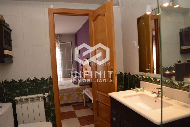Foto bf45260c-1bbb-4679-8127-2106eb52a567. Casa aparellada amb calefacció aparcament piscina a Torrejón del Rey