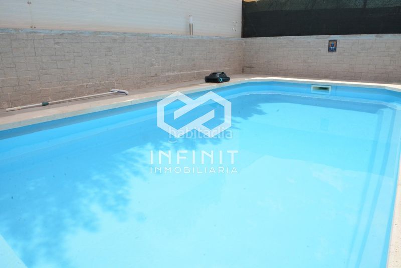 Foto f424ffa3-212c-4f03-89d3-cbf7d6e5387c. Casa aparellada amb calefacció aparcament piscina a Torrejón del Rey