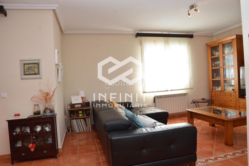 Foto fd98427c-b402-455f-9b80-ab9e66653178. Casa aparellada amb calefacció aparcament piscina a Torrejón del Rey